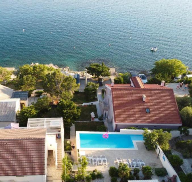 Beachfront Apartments Anita With Pool Karlobag Exteriér fotografie