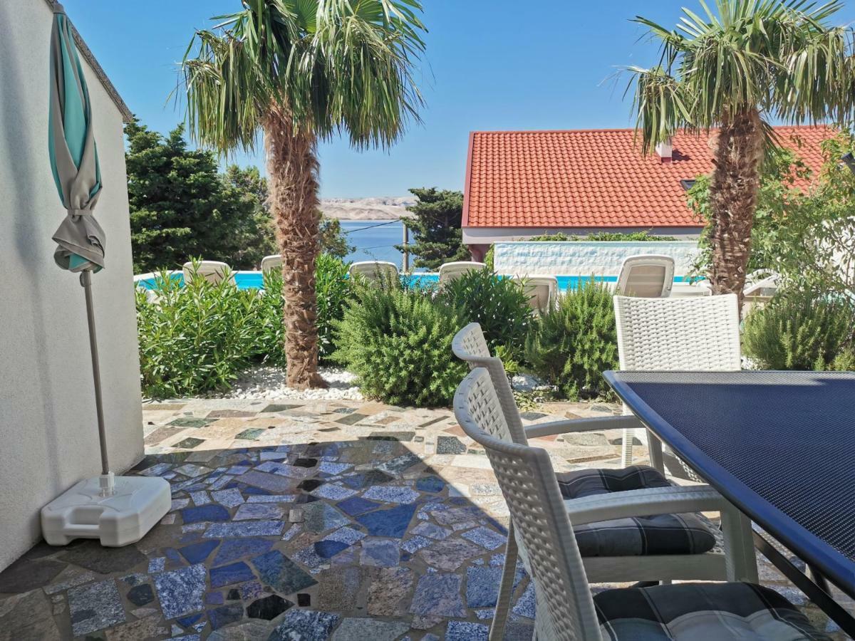 Beachfront Apartments Anita With Pool Karlobag Exteriér fotografie